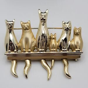 Vintage Gold-tone 6 Cats on a Shelf with Articulated Tails Brooch
